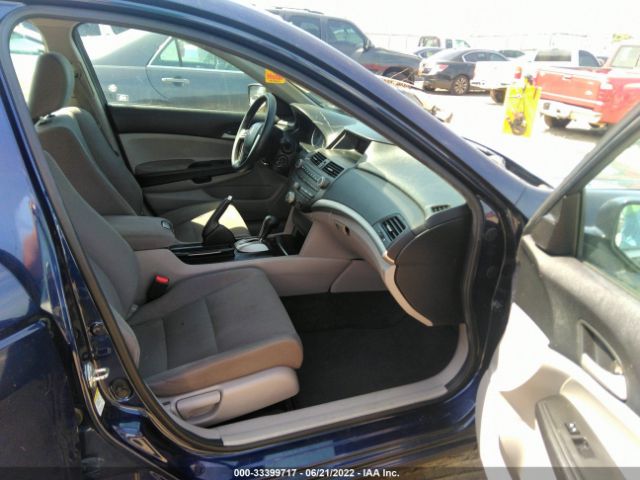 Photo 4 VIN: 1HGCP2F36CA163189 - HONDA ACCORD SDN 