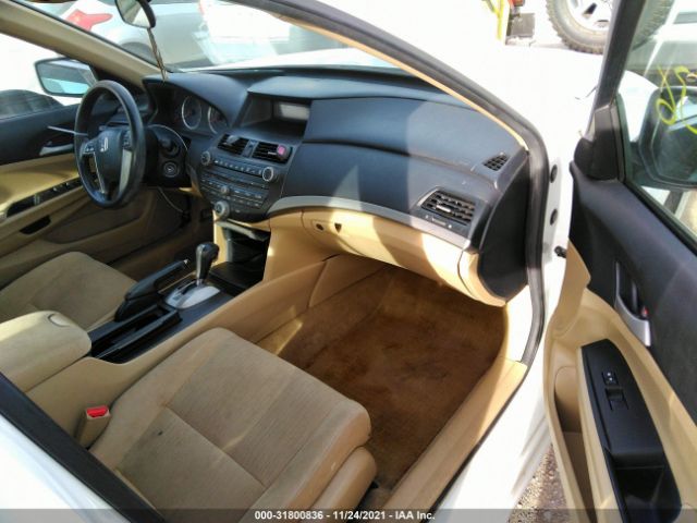 Photo 4 VIN: 1HGCP2F36CA180851 - HONDA ACCORD SDN 