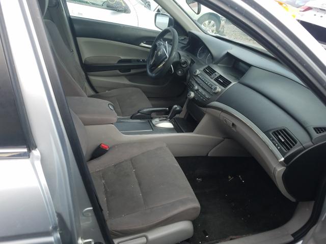 Photo 4 VIN: 1HGCP2F36CA205618 - HONDA ACCORD LX 