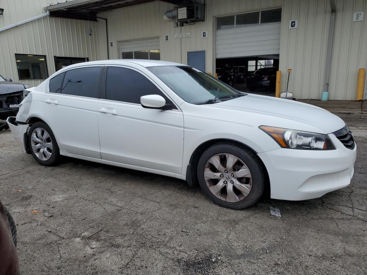 Photo 3 VIN: 1HGCP2F36CA211077 - HONDA ACCORD 