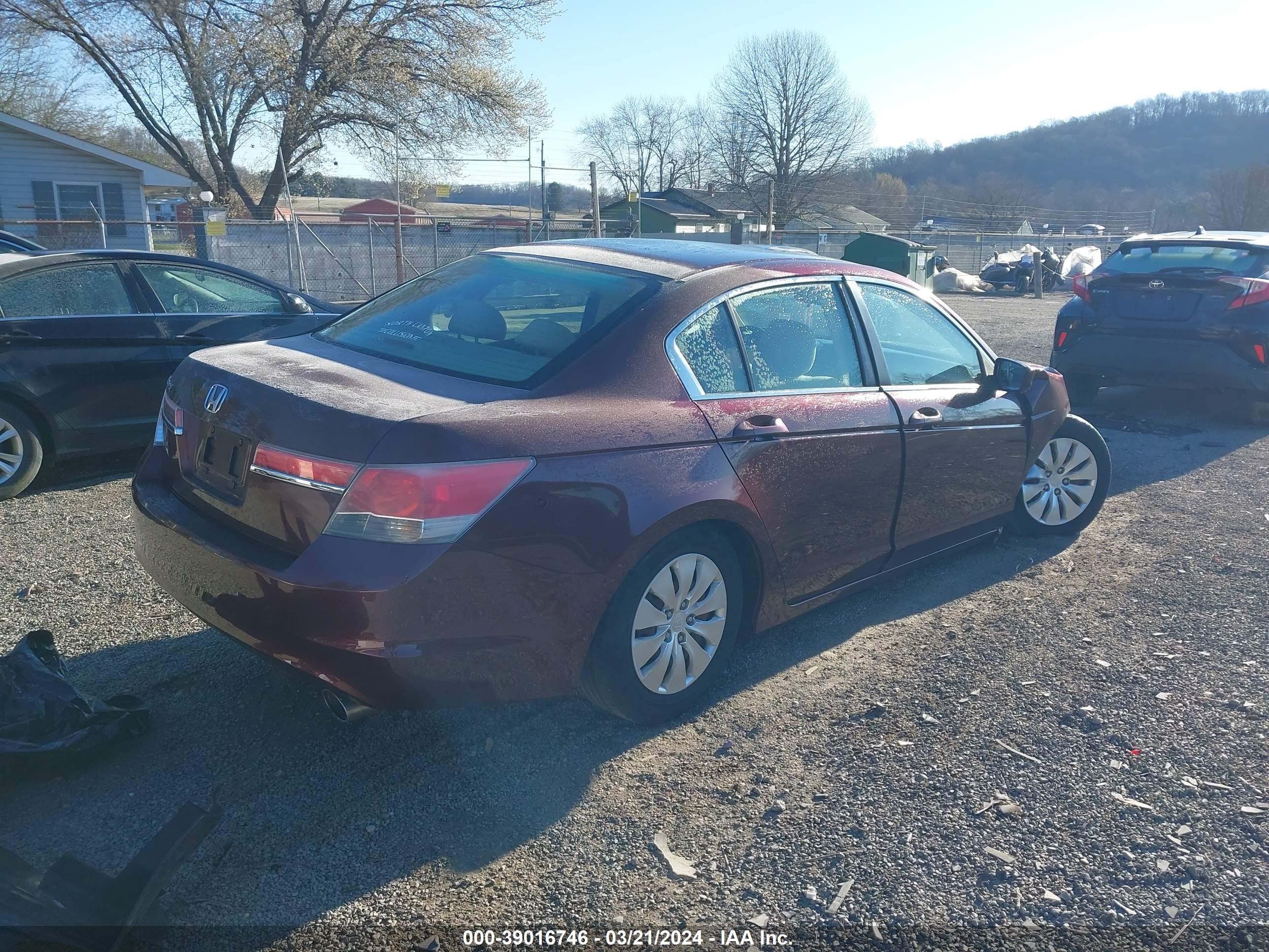 Photo 3 VIN: 1HGCP2F36CA241714 - HONDA ACCORD 