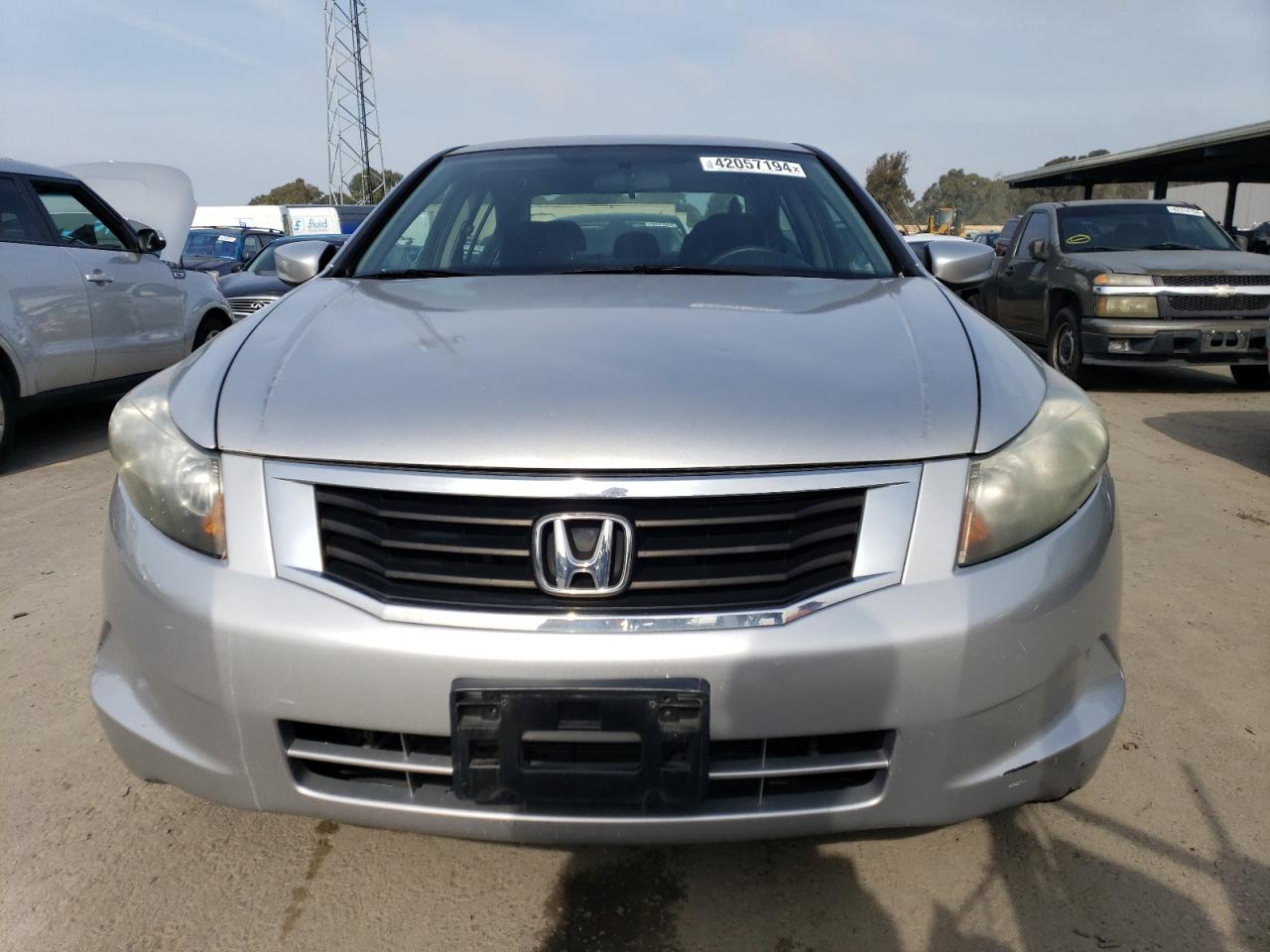 Photo 4 VIN: 1HGCP2F37AA014996 - HONDA ACCORD 