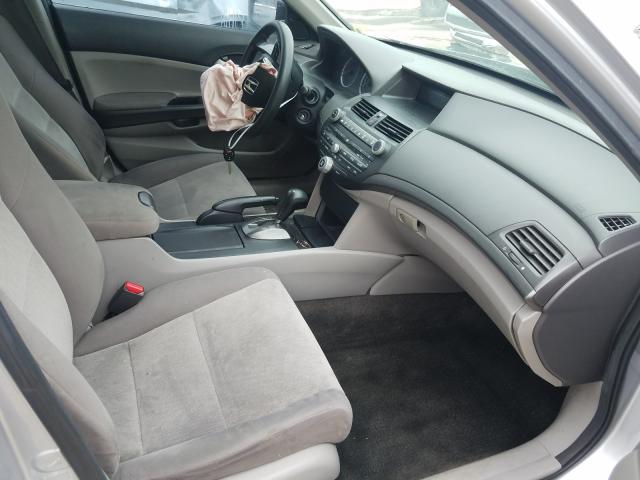 Photo 4 VIN: 1HGCP2F37AA050509 - HONDA ACCORD LX 