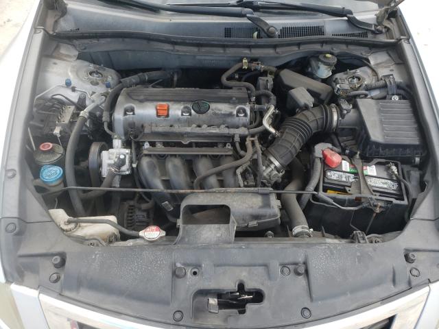 Photo 6 VIN: 1HGCP2F37AA070601 - HONDA ACCORD LX 