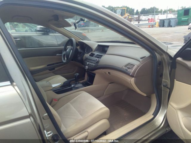 Photo 4 VIN: 1HGCP2F37AA071439 - HONDA ACCORD SDN 