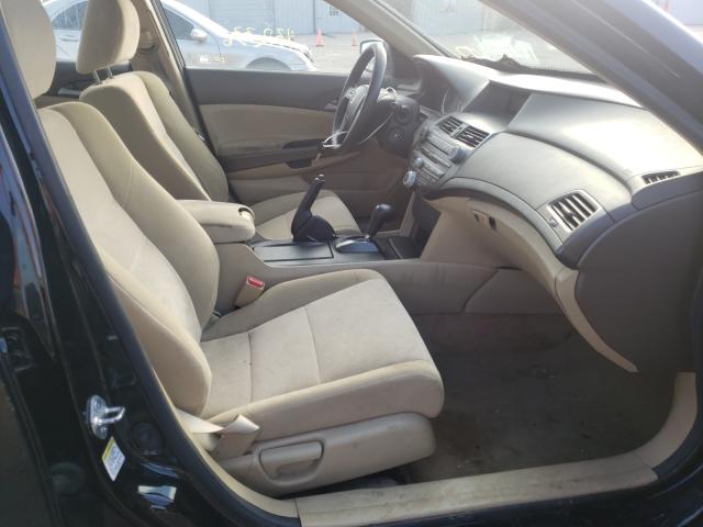 Photo 4 VIN: 1HGCP2F37AA083784 - HONDA ACCORD LX 