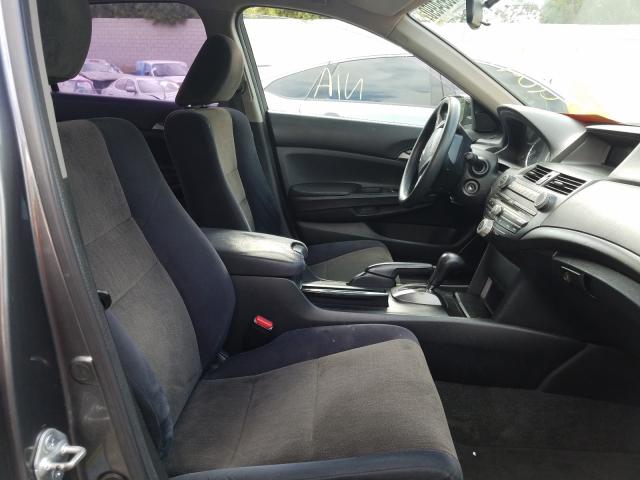 Photo 4 VIN: 1HGCP2F37AA093876 - HONDA ACCORD LX 