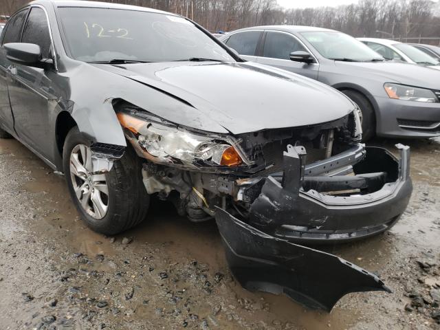 Photo 8 VIN: 1HGCP2F37AA104777 - HONDA ACCORD LX 