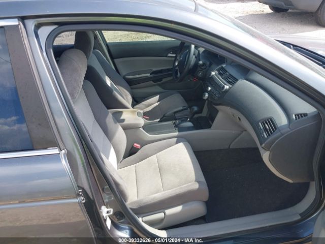 Photo 4 VIN: 1HGCP2F37AA135575 - HONDA ACCORD 