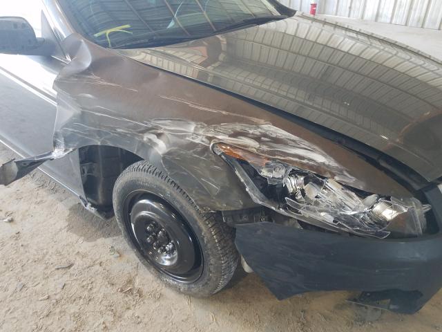 Photo 8 VIN: 1HGCP2F37AA164459 - HONDA ACCORD LX 