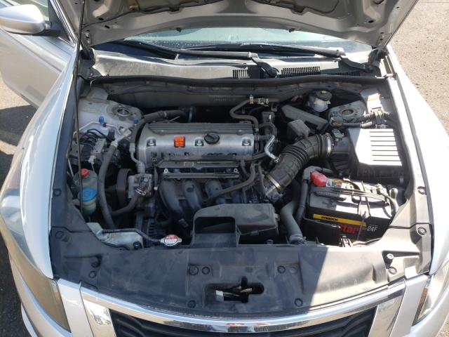 Photo 6 VIN: 1HGCP2F37AA167104 - HONDA ACCORD LX 