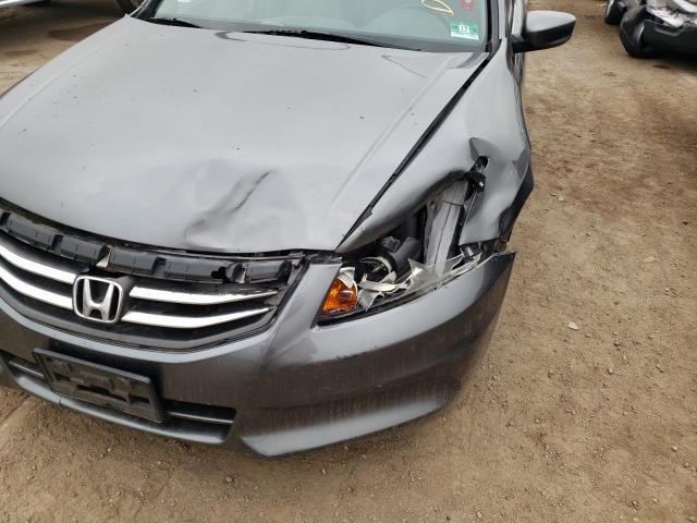 Photo 8 VIN: 1HGCP2F37BA040421 - HONDA ACCORD LX 