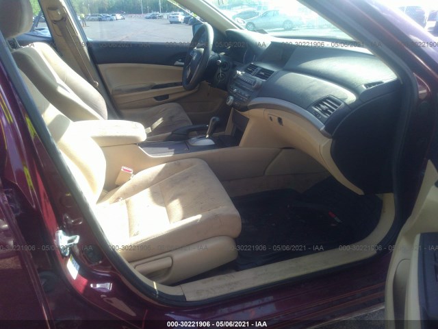 Photo 4 VIN: 1HGCP2F37BA041746 - HONDA ACCORD SDN 