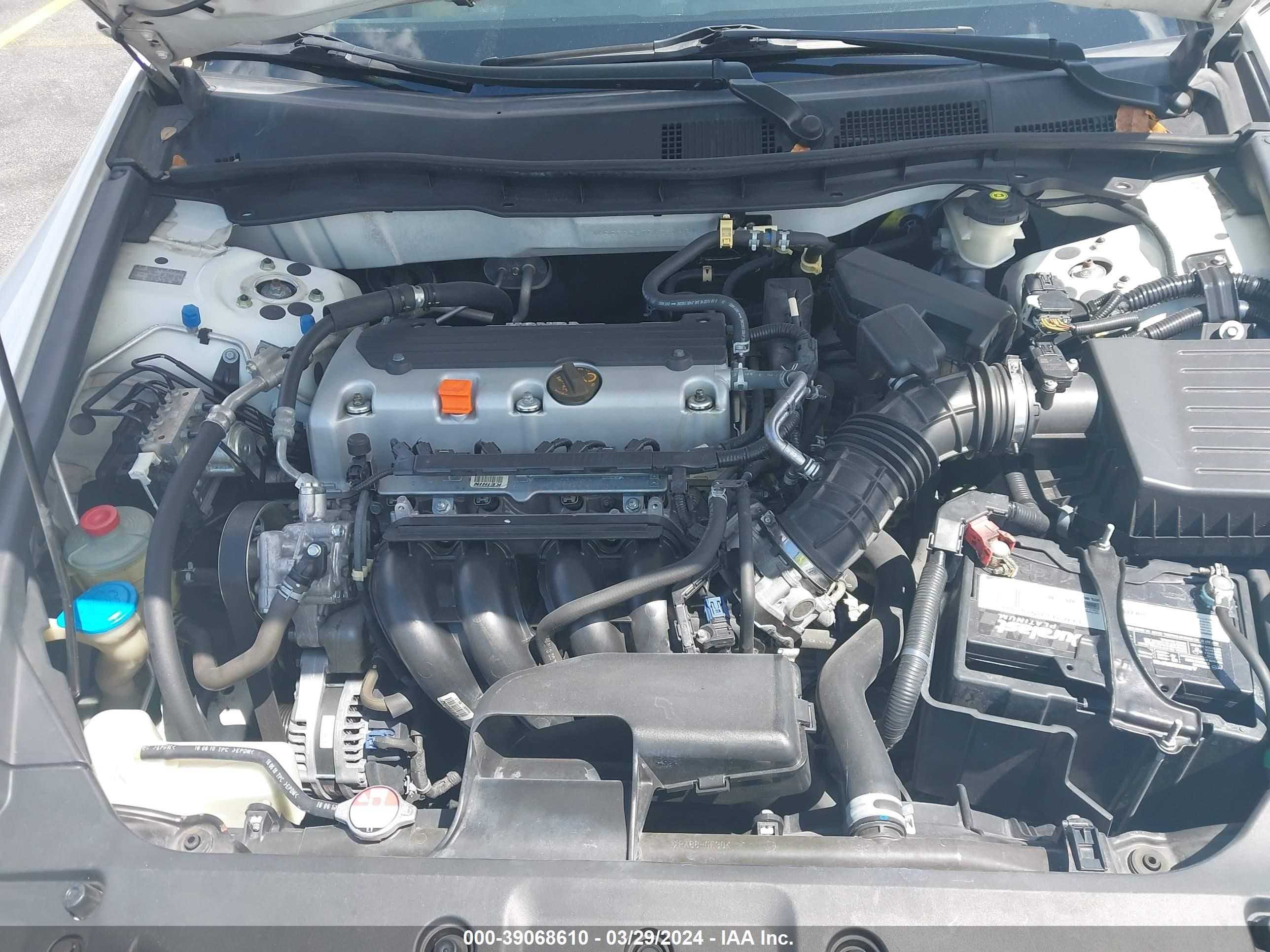 Photo 9 VIN: 1HGCP2F37BA051421 - HONDA ACCORD 