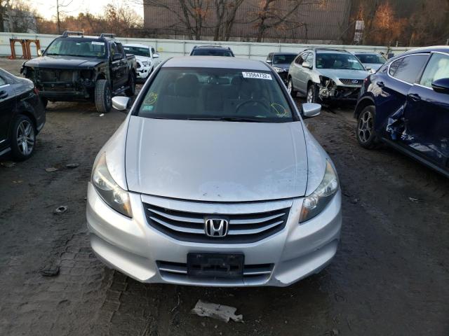 Photo 4 VIN: 1HGCP2F37BA062838 - HONDA ACCORD 