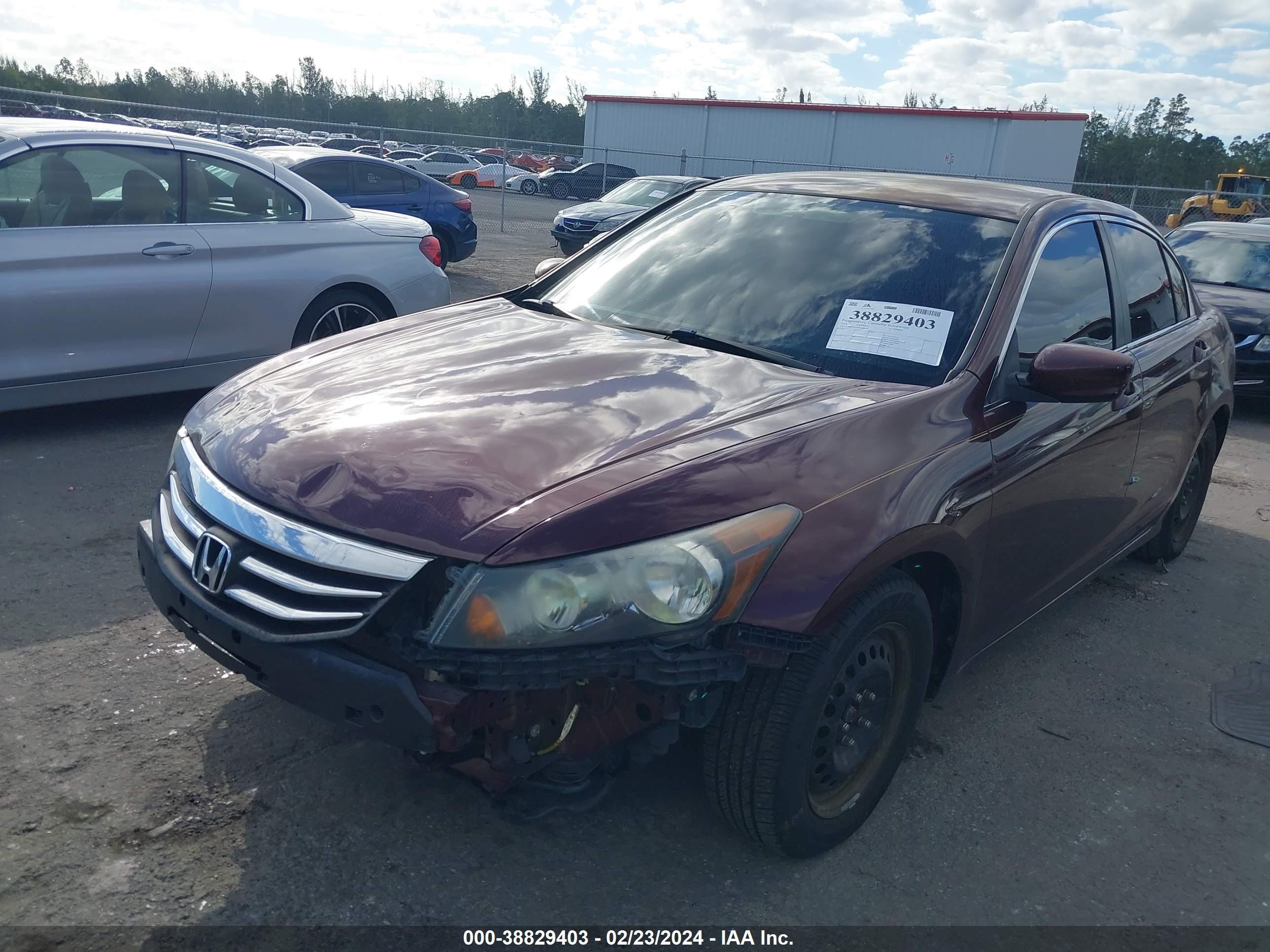 Photo 1 VIN: 1HGCP2F37BA068493 - HONDA ACCORD 