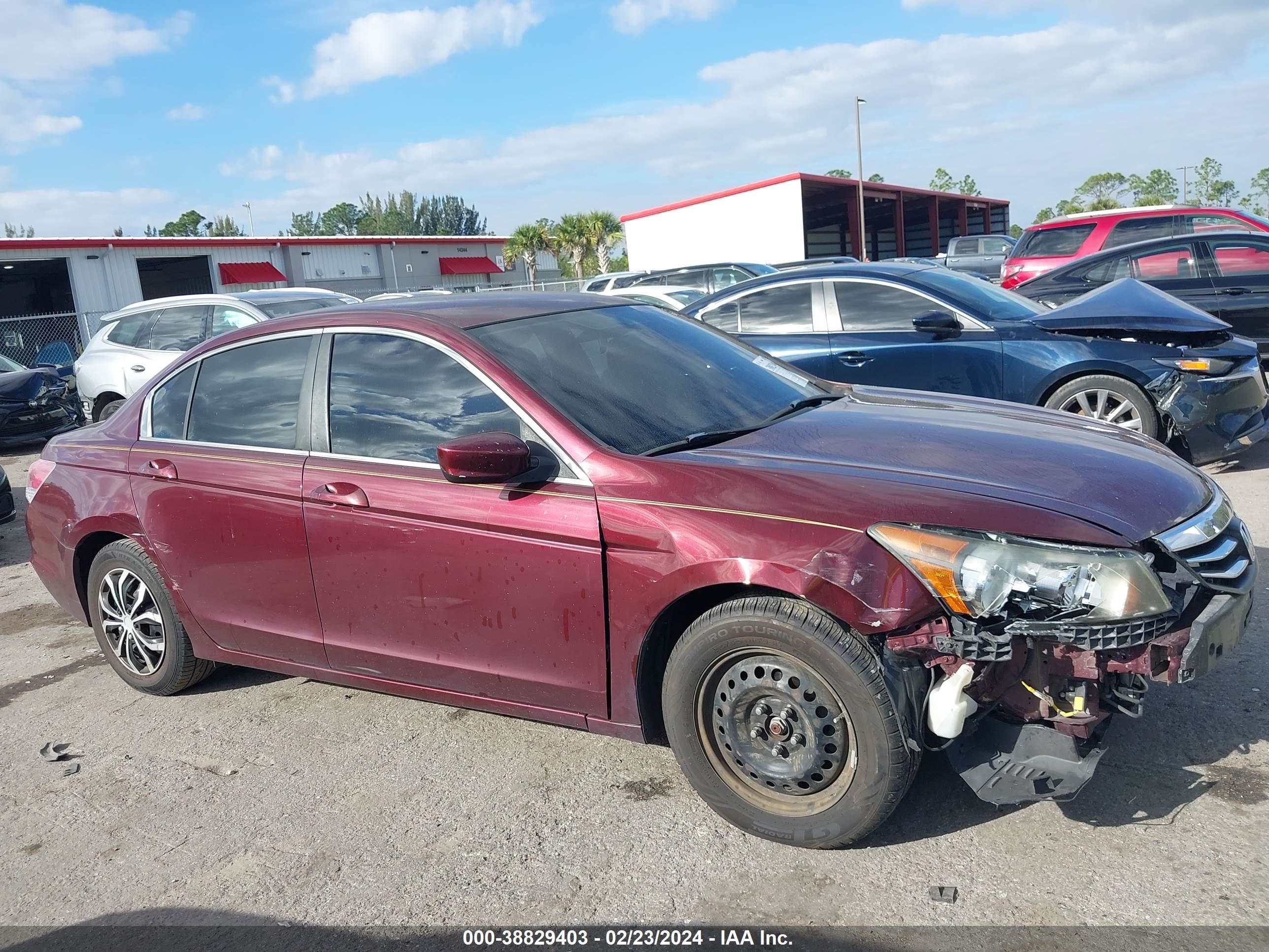 Photo 12 VIN: 1HGCP2F37BA068493 - HONDA ACCORD 