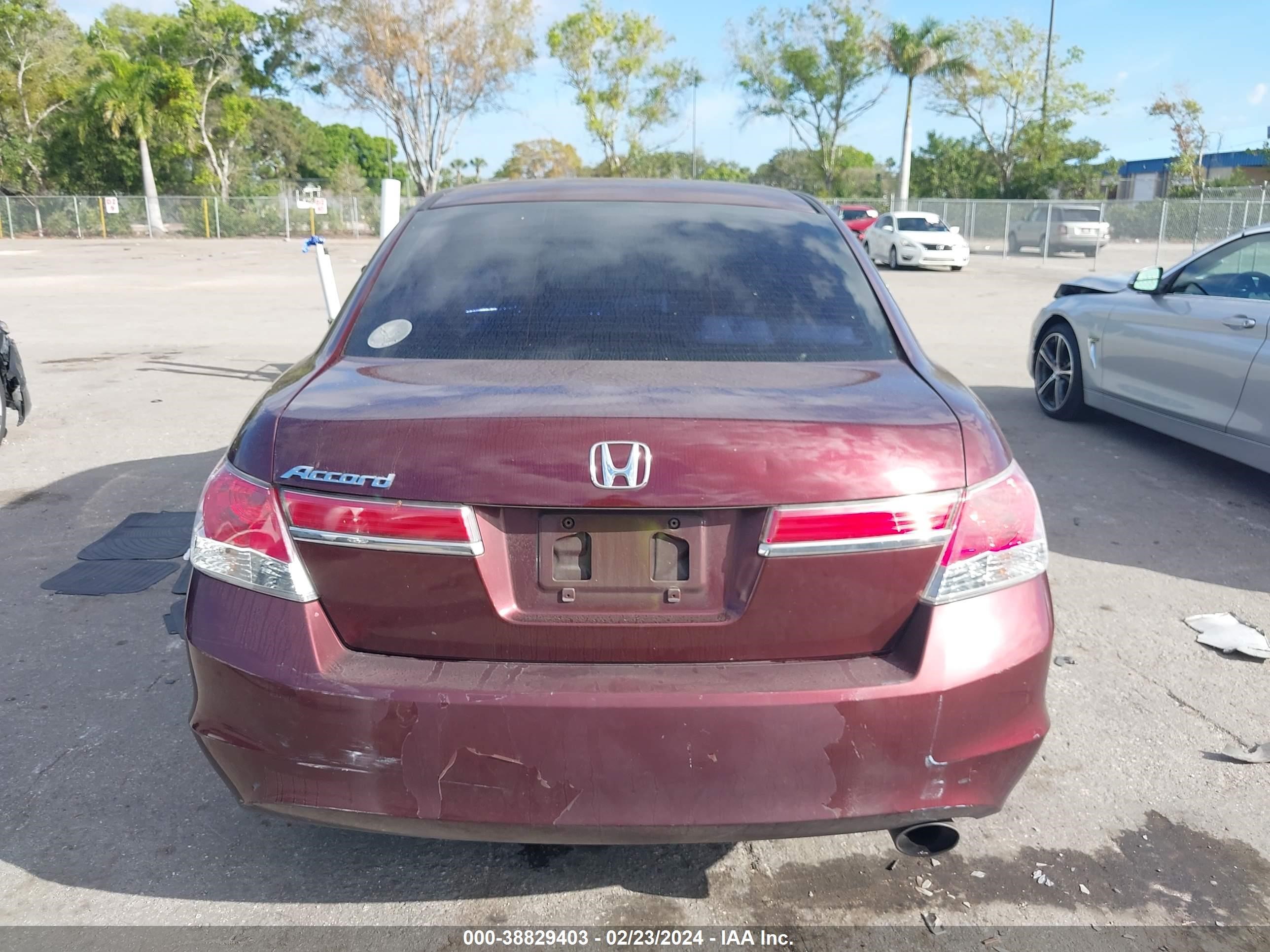 Photo 15 VIN: 1HGCP2F37BA068493 - HONDA ACCORD 