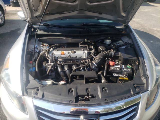 Photo 6 VIN: 1HGCP2F37BA076318 - HONDA ACCORD LX 