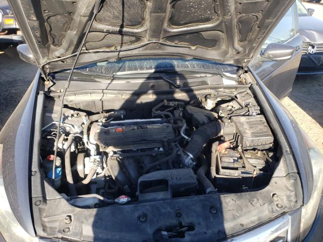 Photo 6 VIN: 1HGCP2F37BA089781 - HONDA ACCORD LX 