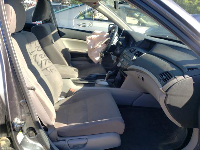 Photo 4 VIN: 1HGCP2F37BA134721 - HONDA ACCORD LX 