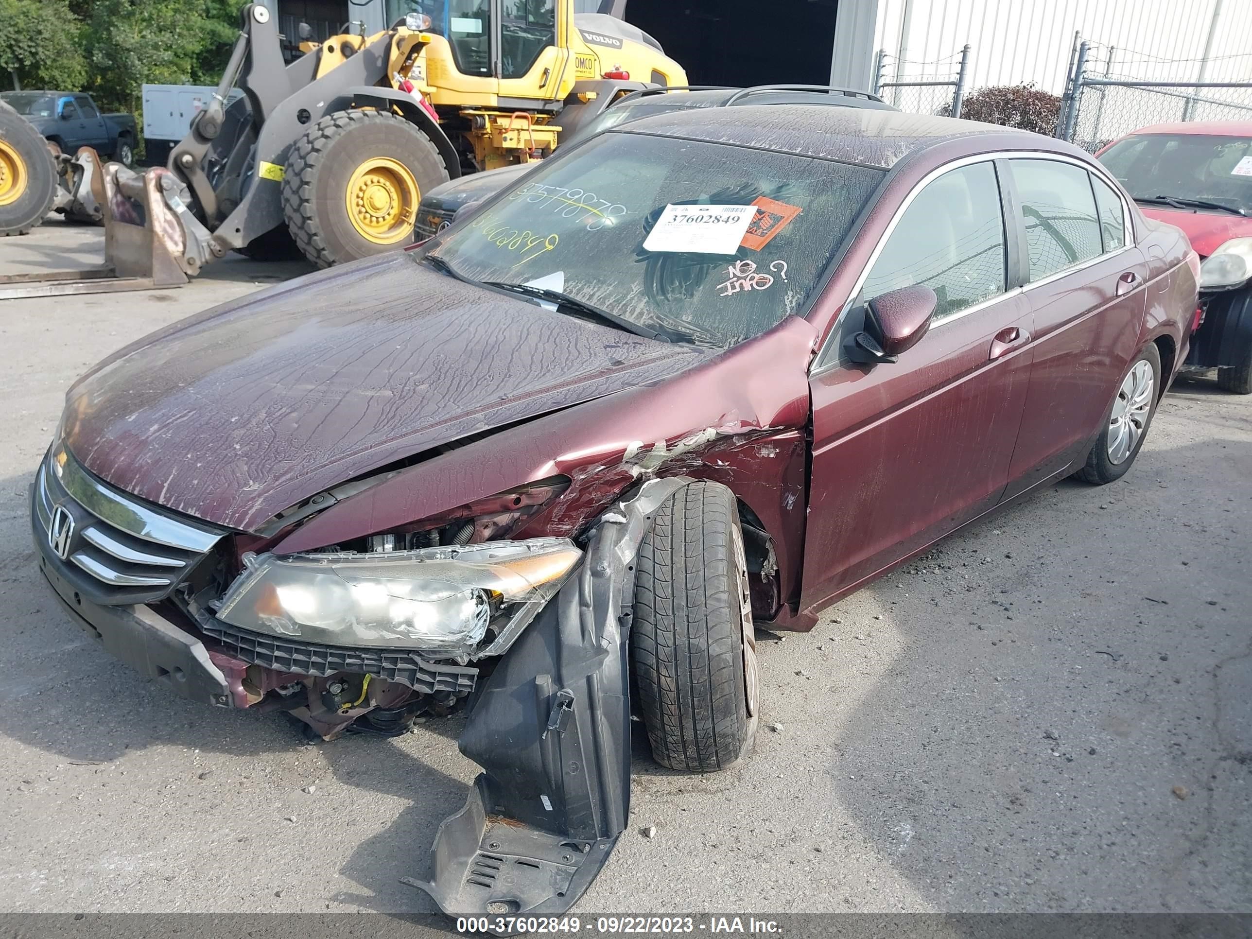 Photo 1 VIN: 1HGCP2F37CA069712 - HONDA ACCORD 