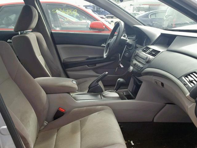 Photo 4 VIN: 1HGCP2F37CA091886 - HONDA ACCORD LX 