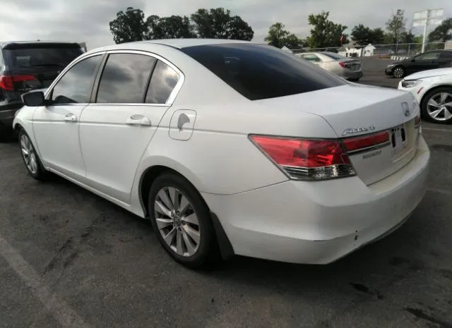 Photo 2 VIN: 1HGCP2F37CA122067 - HONDA ACCORD SDN 