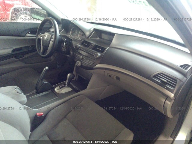 Photo 4 VIN: 1HGCP2F37CA131335 - HONDA ACCORD SDN 