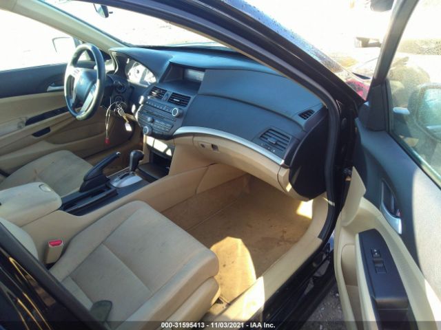 Photo 4 VIN: 1HGCP2F37CA200024 - HONDA ACCORD SDN 