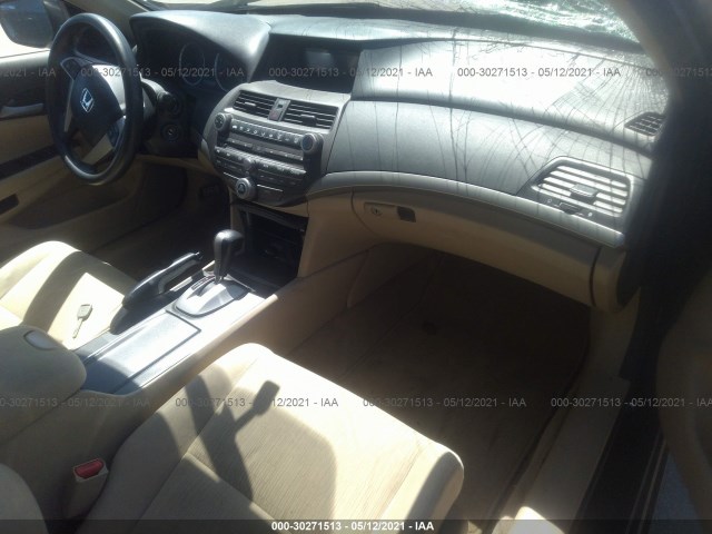 Photo 4 VIN: 1HGCP2F37CA226901 - HONDA ACCORD SDN 