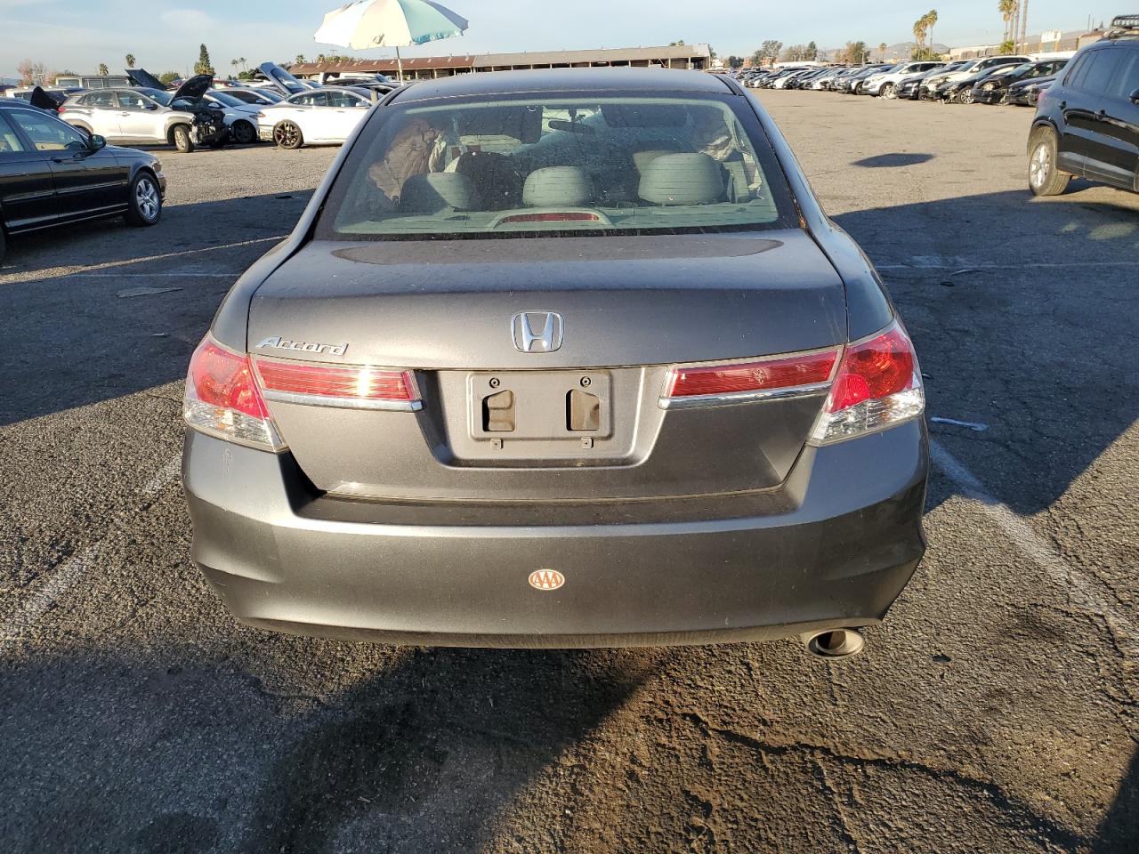 Photo 5 VIN: 1HGCP2F37CA242774 - HONDA ACCORD 