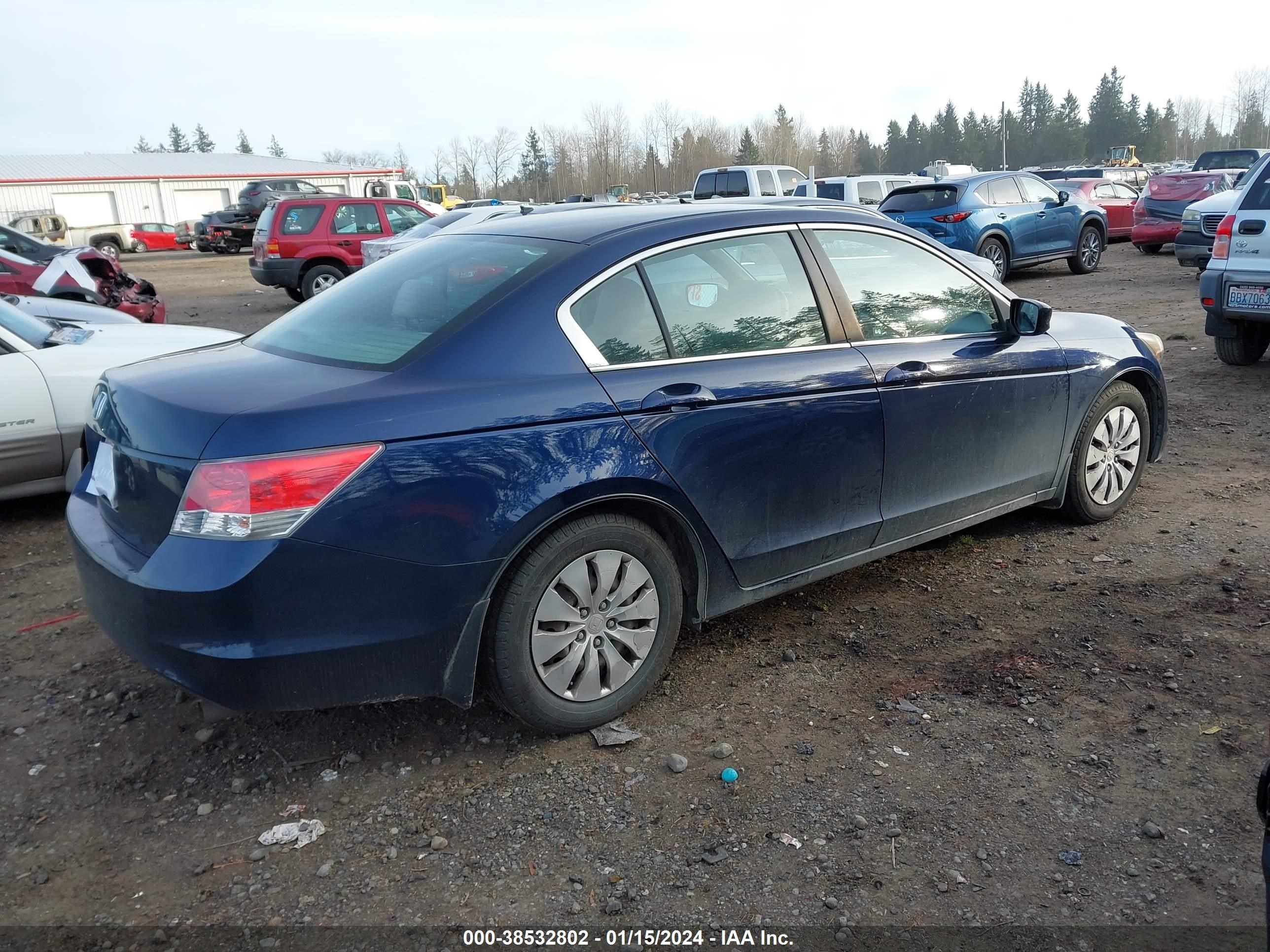 Photo 3 VIN: 1HGCP2F38AA001786 - HONDA ACCORD 