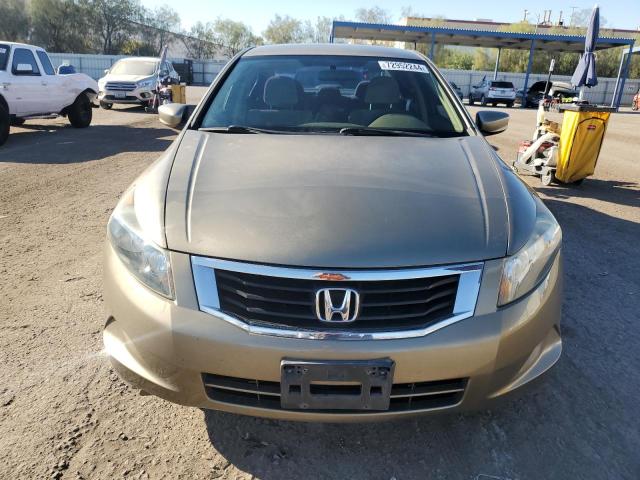 Photo 4 VIN: 1HGCP2F38AA012867 - HONDA ACCORD LX 