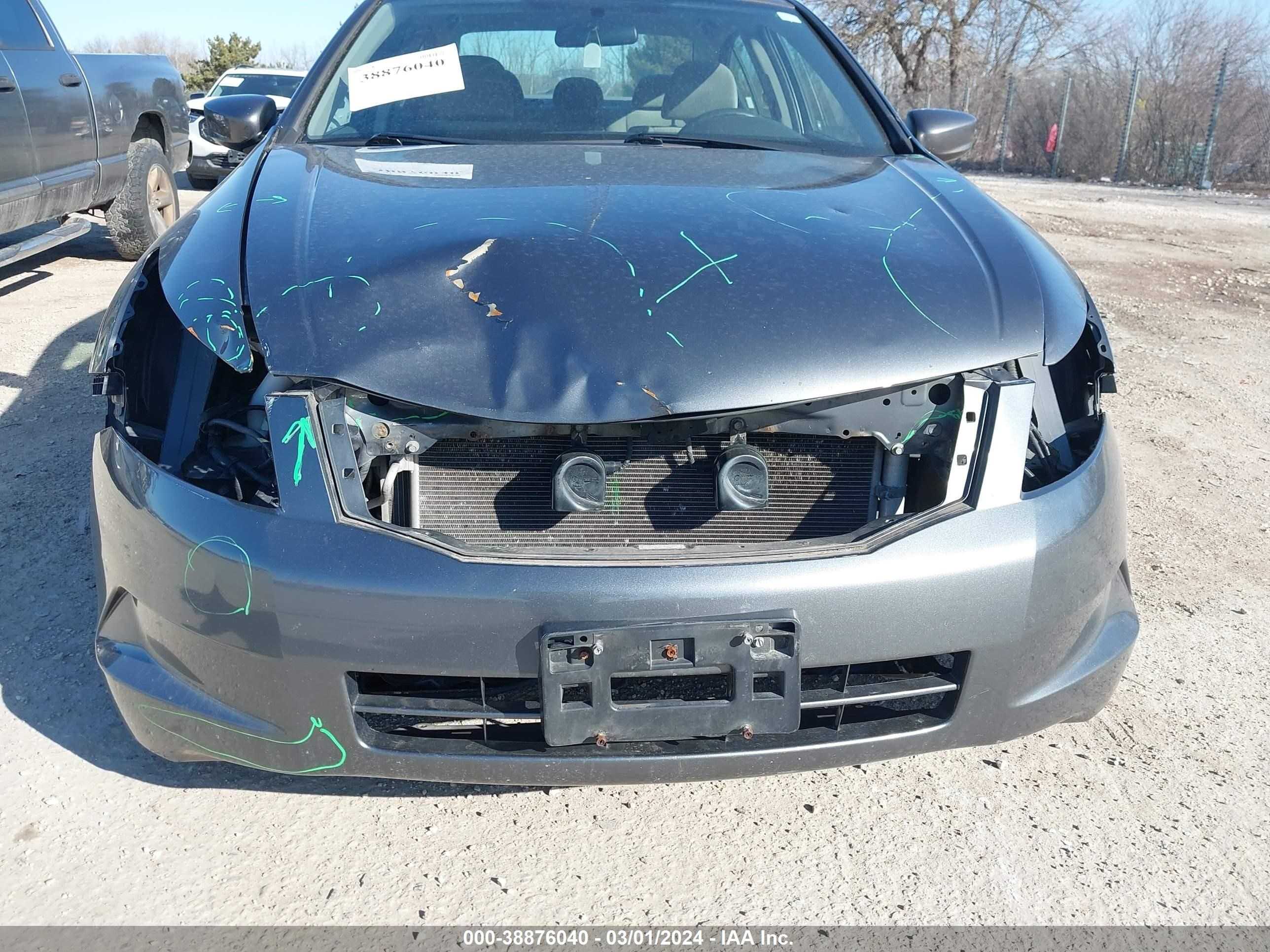 Photo 5 VIN: 1HGCP2F38AA020404 - HONDA ACCORD 