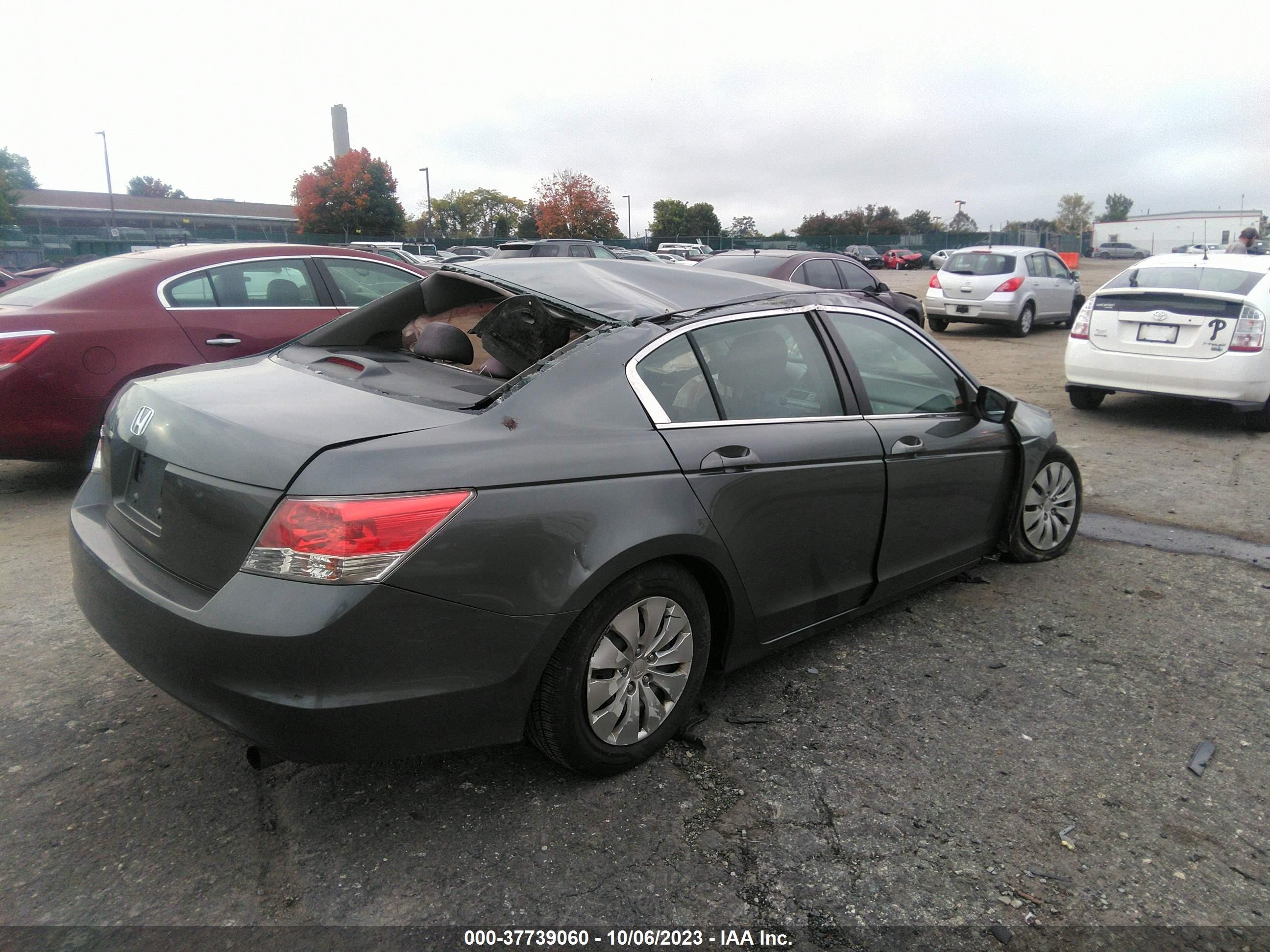 Photo 3 VIN: 1HGCP2F38AA081574 - HONDA ACCORD 