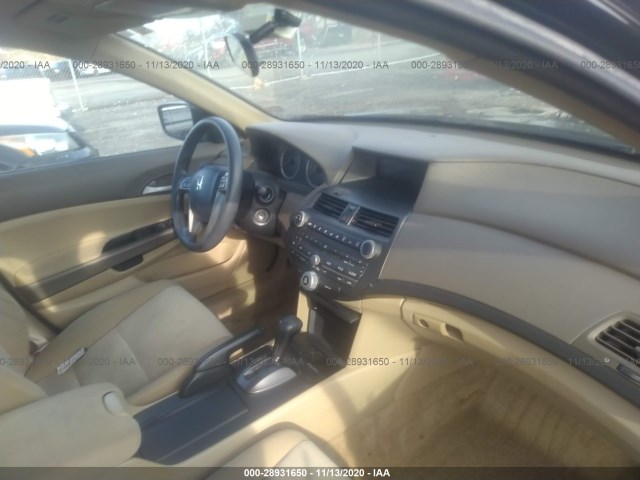 Photo 4 VIN: 1HGCP2F38AA089996 - HONDA ACCORD SDN 