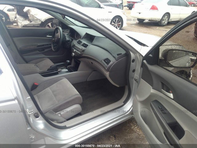 Photo 4 VIN: 1HGCP2F38AA126321 - HONDA ACCORD SDN 