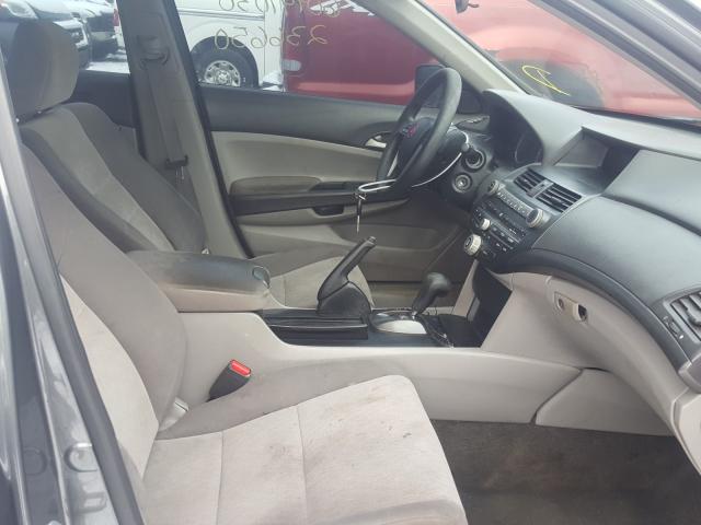 Photo 4 VIN: 1HGCP2F38AA129011 - HONDA ACCORD LX 