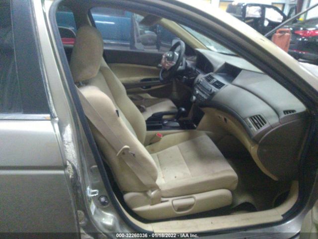 Photo 4 VIN: 1HGCP2F38AA129817 - HONDA ACCORD SDN 