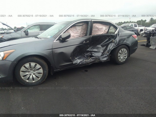 Photo 5 VIN: 1HGCP2F38AA142048 - HONDA ACCORD SDN 