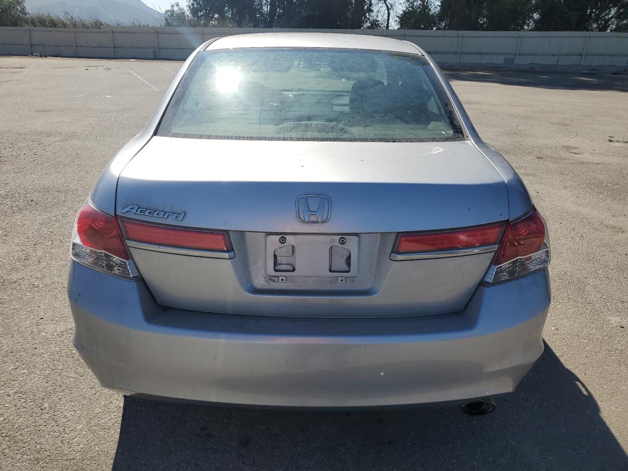 Photo 5 VIN: 1HGCP2F38BA033204 - HONDA ACCORD 