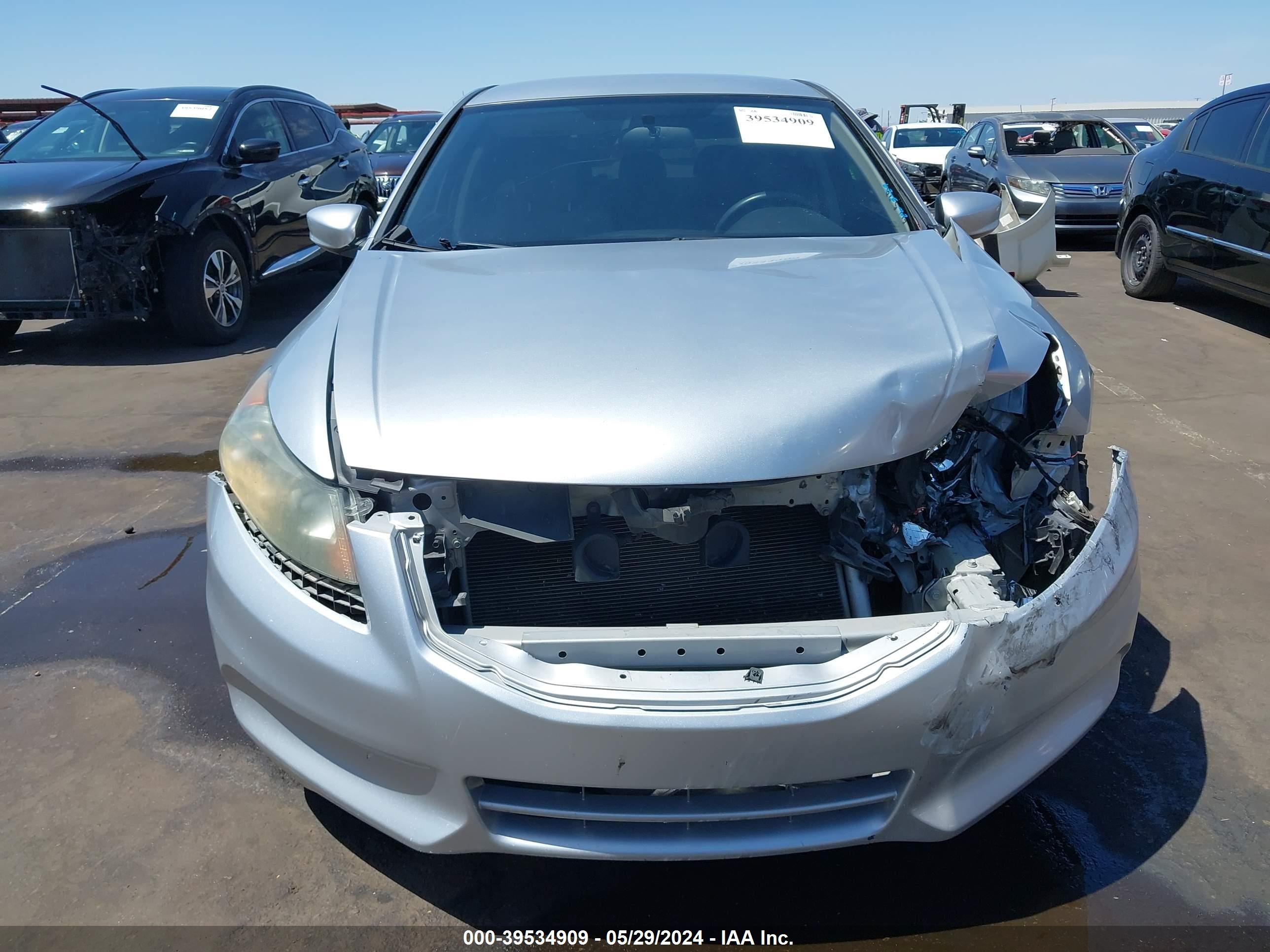 Photo 12 VIN: 1HGCP2F38BA051508 - HONDA ACCORD 