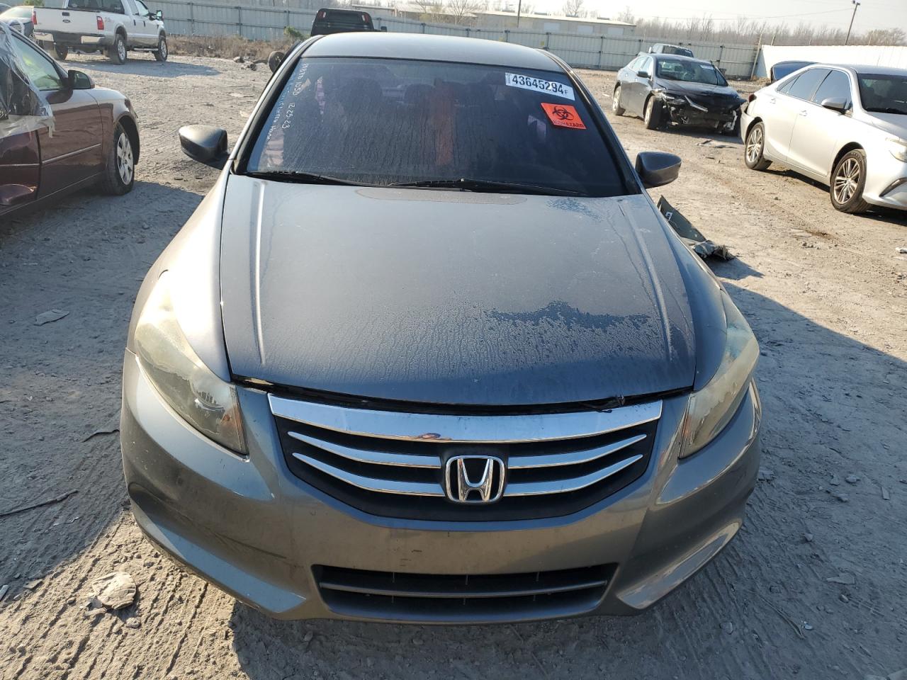 Photo 4 VIN: 1HGCP2F38BA061679 - HONDA ACCORD 