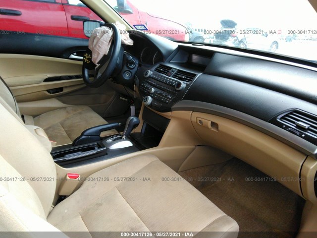 Photo 4 VIN: 1HGCP2F38BA084167 - HONDA ACCORD SDN 