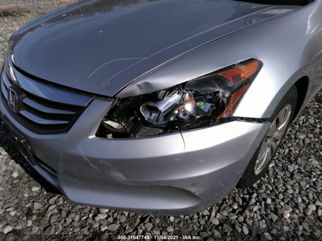 Photo 5 VIN: 1HGCP2F38BA126563 - HONDA ACCORD SDN 