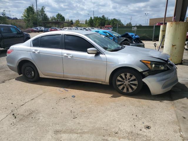 Photo 3 VIN: 1HGCP2F38BA128670 - HONDA ACCORD LX 