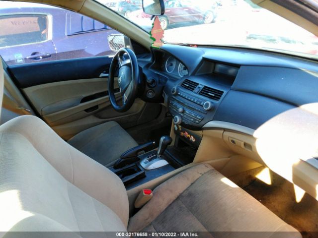 Photo 4 VIN: 1HGCP2F38BA128863 - HONDA ACCORD SDN 