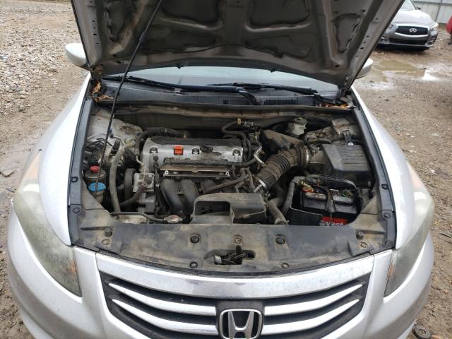 Photo 6 VIN: 1HGCP2F38BA153665 - HONDA ACCORD LX 