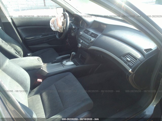 Photo 4 VIN: 1HGCP2F38CA101227 - HONDA ACCORD SDN 